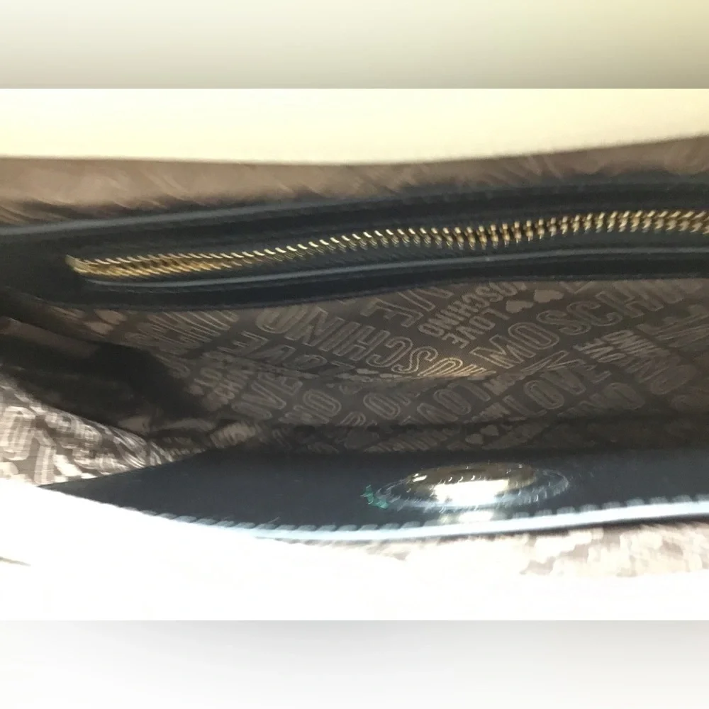 Love Moschino handbag with chain straps and hearts like new - Picture 2 of 4